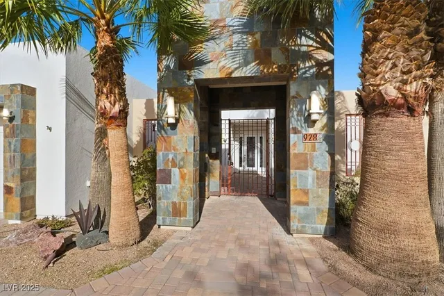 $1,800,000 | 928 Santa Helena Avenue, Henderson, NV 89002