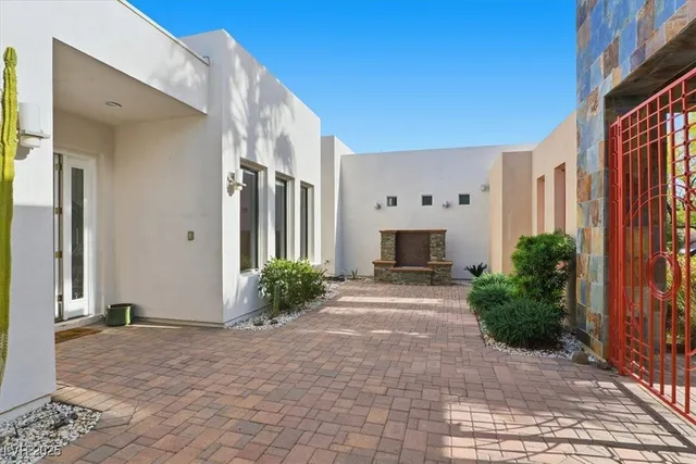 $1,800,000 | 928 Santa Helena Avenue, Henderson, NV 89002