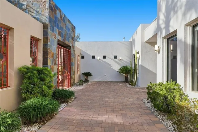 $1,800,000 | 928 Santa Helena Avenue, Henderson, NV 89002