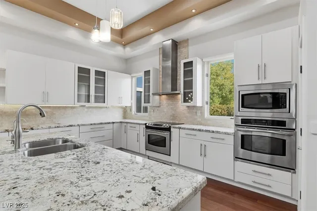 $1,800,000 | 928 Santa Helena Avenue, Henderson, NV 89002