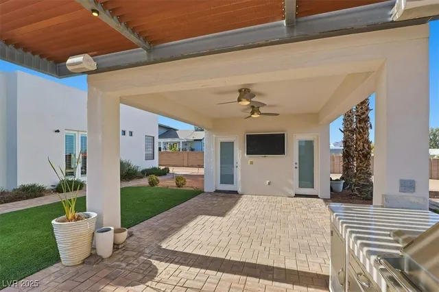 $1,800,000 | 928 Santa Helena Avenue, Henderson, NV 89002