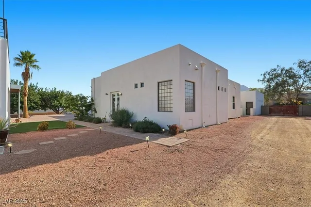 $1,800,000 | 928 Santa Helena Avenue, Henderson, NV 89002