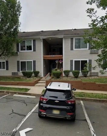 $2,300 | 47 Bolton Court, Somerset, NJ 08873