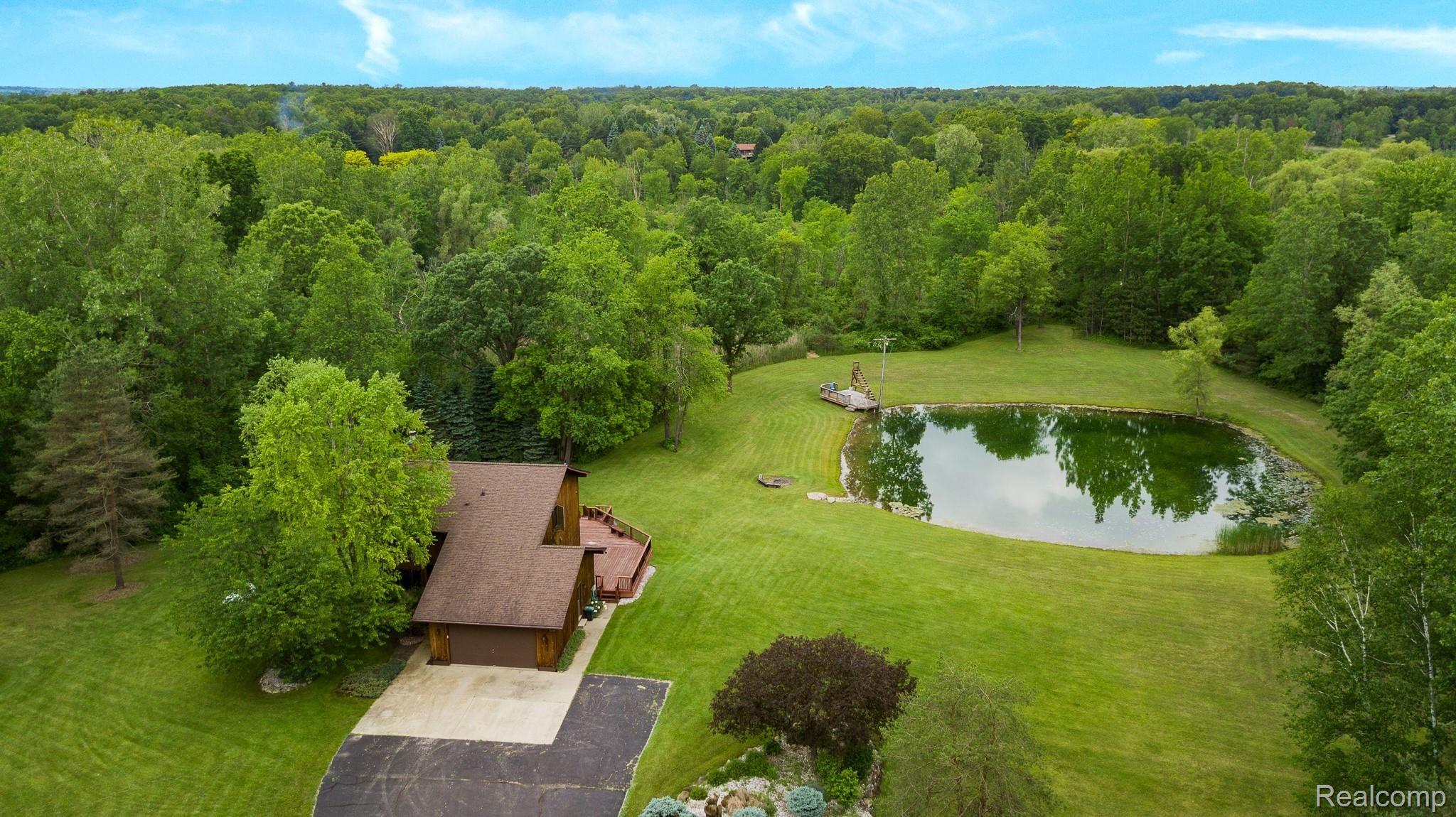 225 Brewer Road Leonard, MI 48367 - Photo 17 of 36 Brewer MLS-W020.jpg