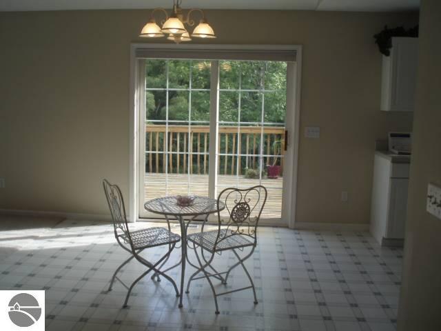 4203 Summerhill Road Traverse City, MI 49684 - Photo 9 of 15 1694478-8.JPG