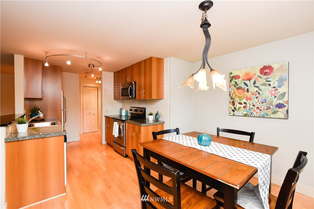23015 Edmonds Way, Unit A205 Edmonds, WA 98020 - Photo 9 of 25 Gallery Image 9