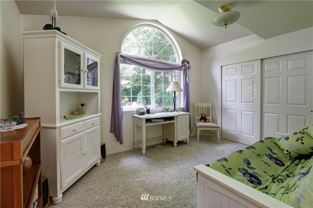 211 East Soderberg Road Allyn, WA 98524 - Photo 14 of 25 Gallery Image 14