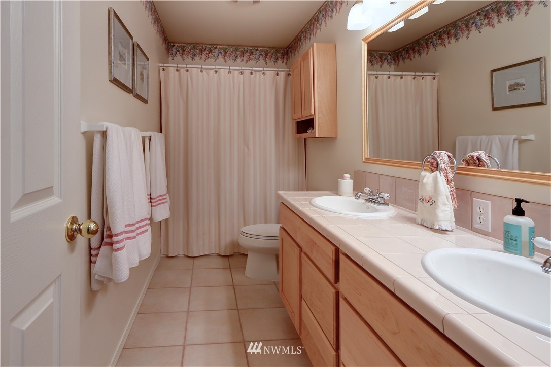 211 East Soderberg Road Allyn, WA 98524 - Photo 15 of 25 Gallery Image 15