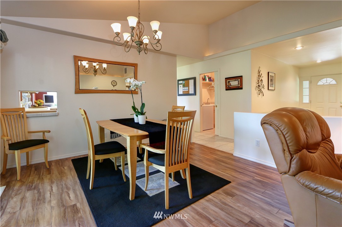 211 East Soderberg Road Allyn, WA 98524 - Photo 9 of 25 Gallery Image 9
