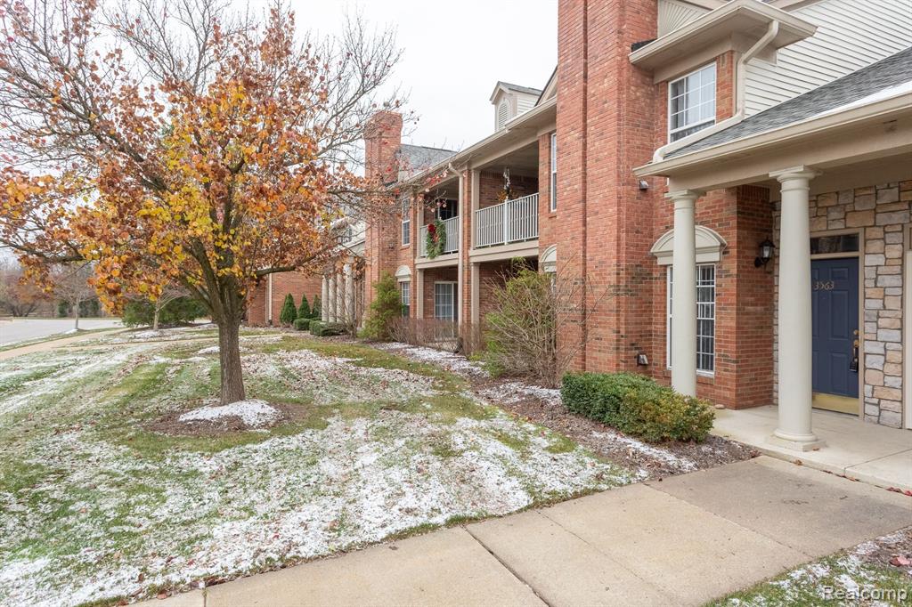 3563 Oakmonte Boulevard Rochester, MI 48306 - Photo 2 of 41