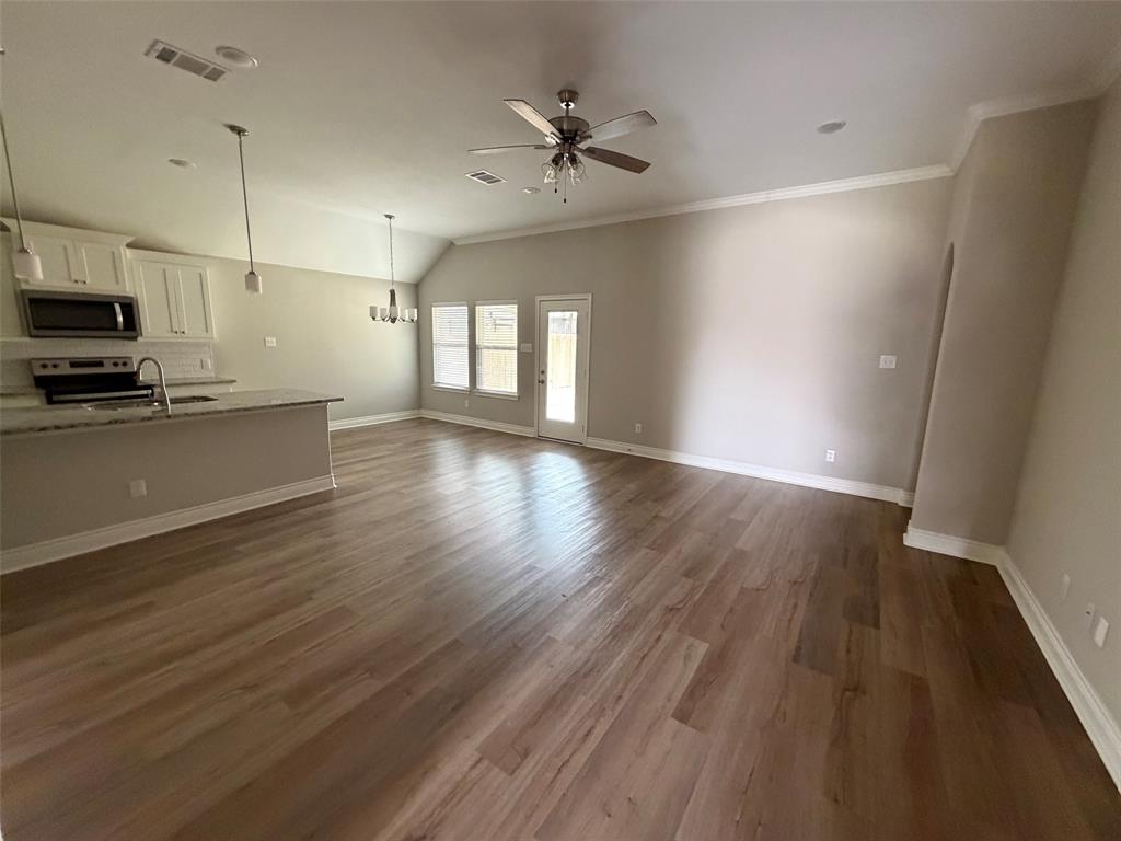 802 Ransom Way Greenville, TX 75402 - Photo 6 of 10