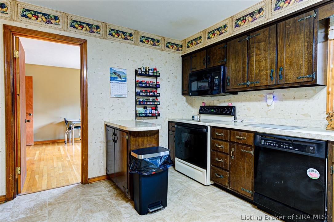 7553 East Hurst Road Pekin, IN 47165 - Photo 11 of 55 Gallery Image 11