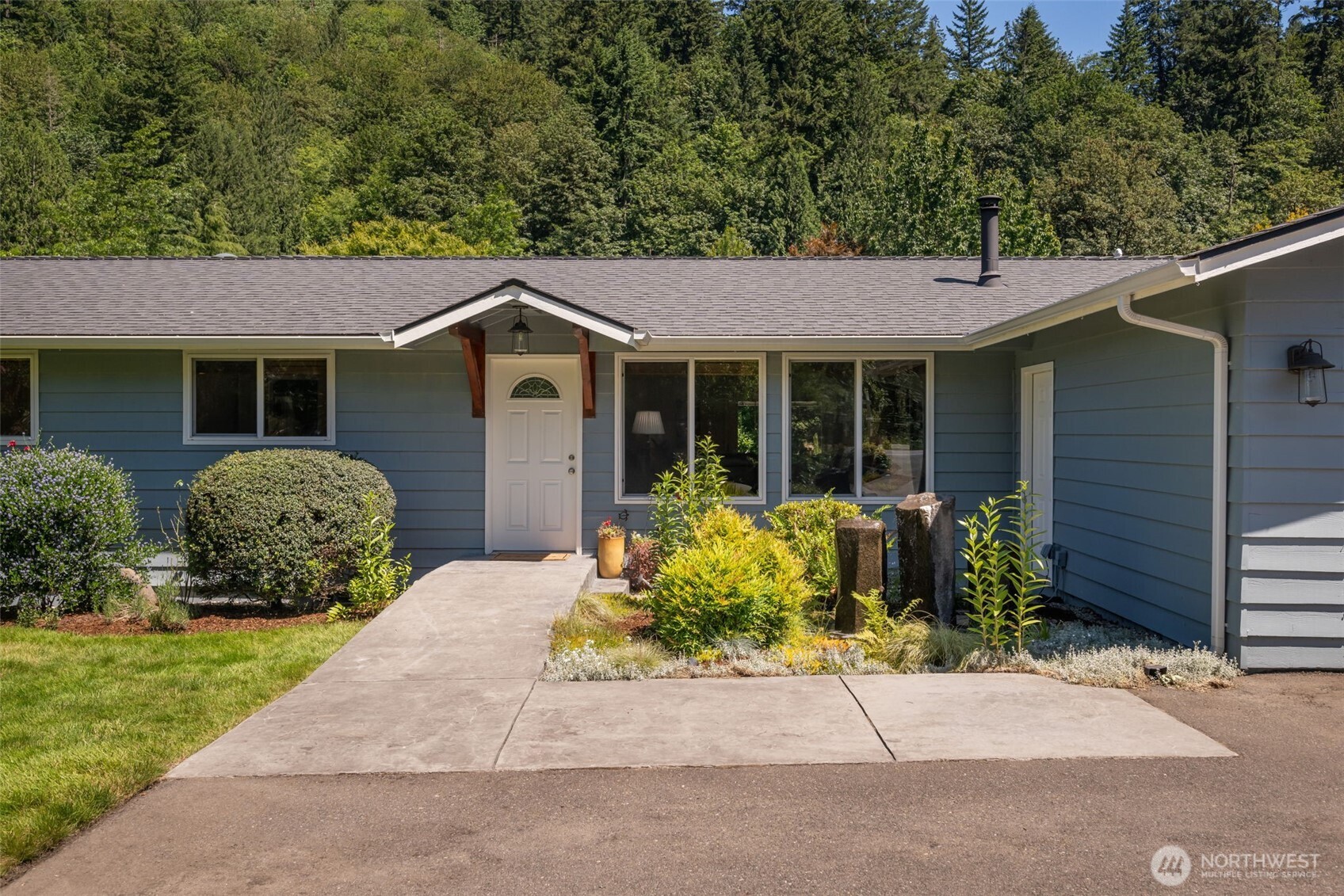 12328 Issaquah-Hobart Road Southeast Issaquah, WA 98027 - Photo 4 of 40