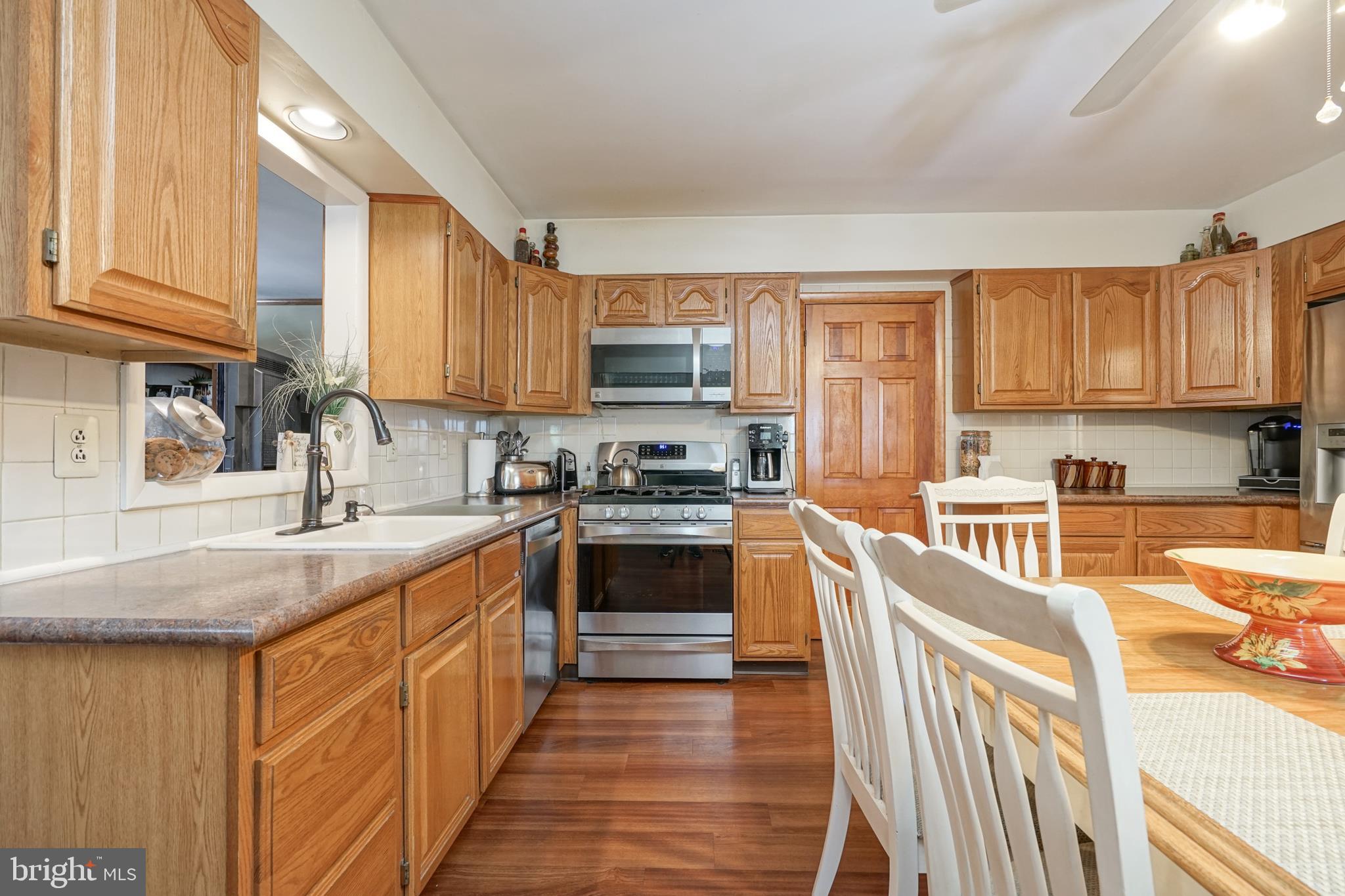 12 Henry Street Riverside, NJ 08075 - Photo 13 of 41 Kitchen