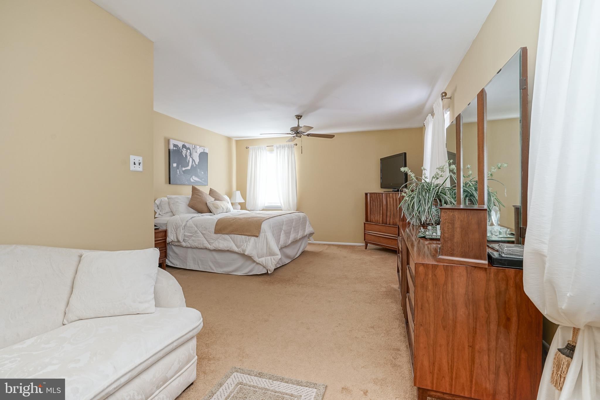 12 Henry Street Riverside, NJ 08075 - Photo 20 of 41 Master Suite