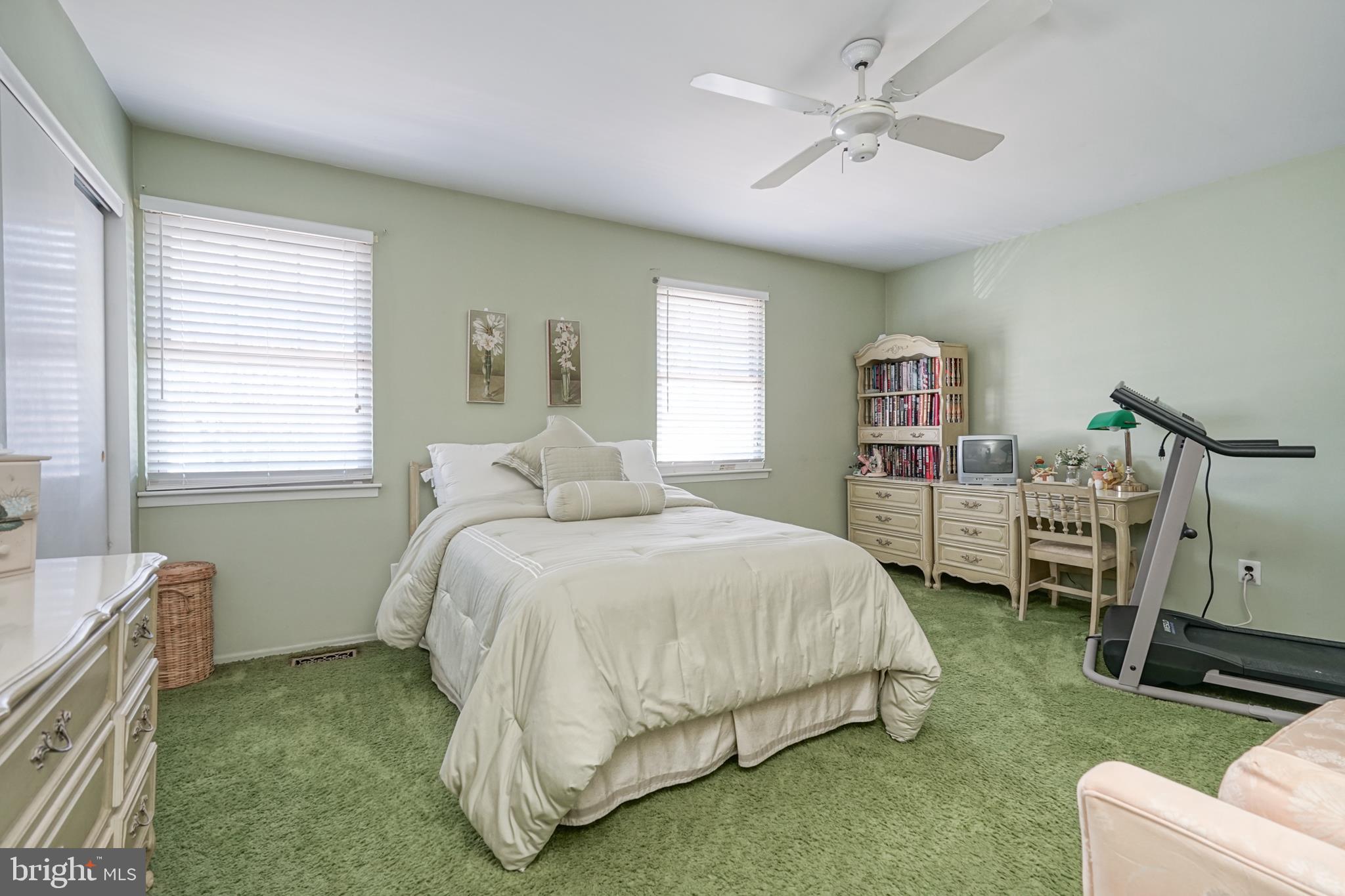 12 Henry Street Riverside, NJ 08075 - Photo 26 of 41 2nd Bedroom