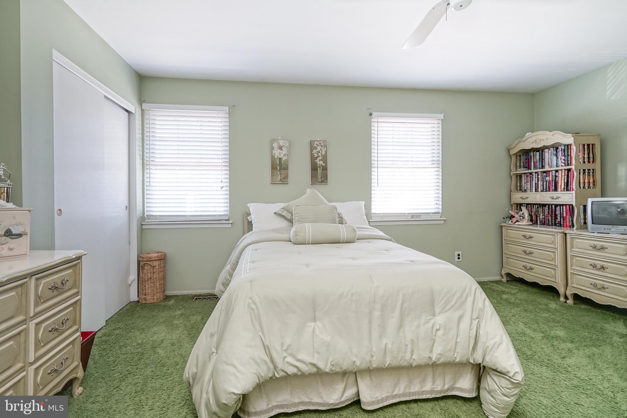 12 Henry Street Riverside, NJ 08075 - Photo 27 of 41 2nd Bedroom