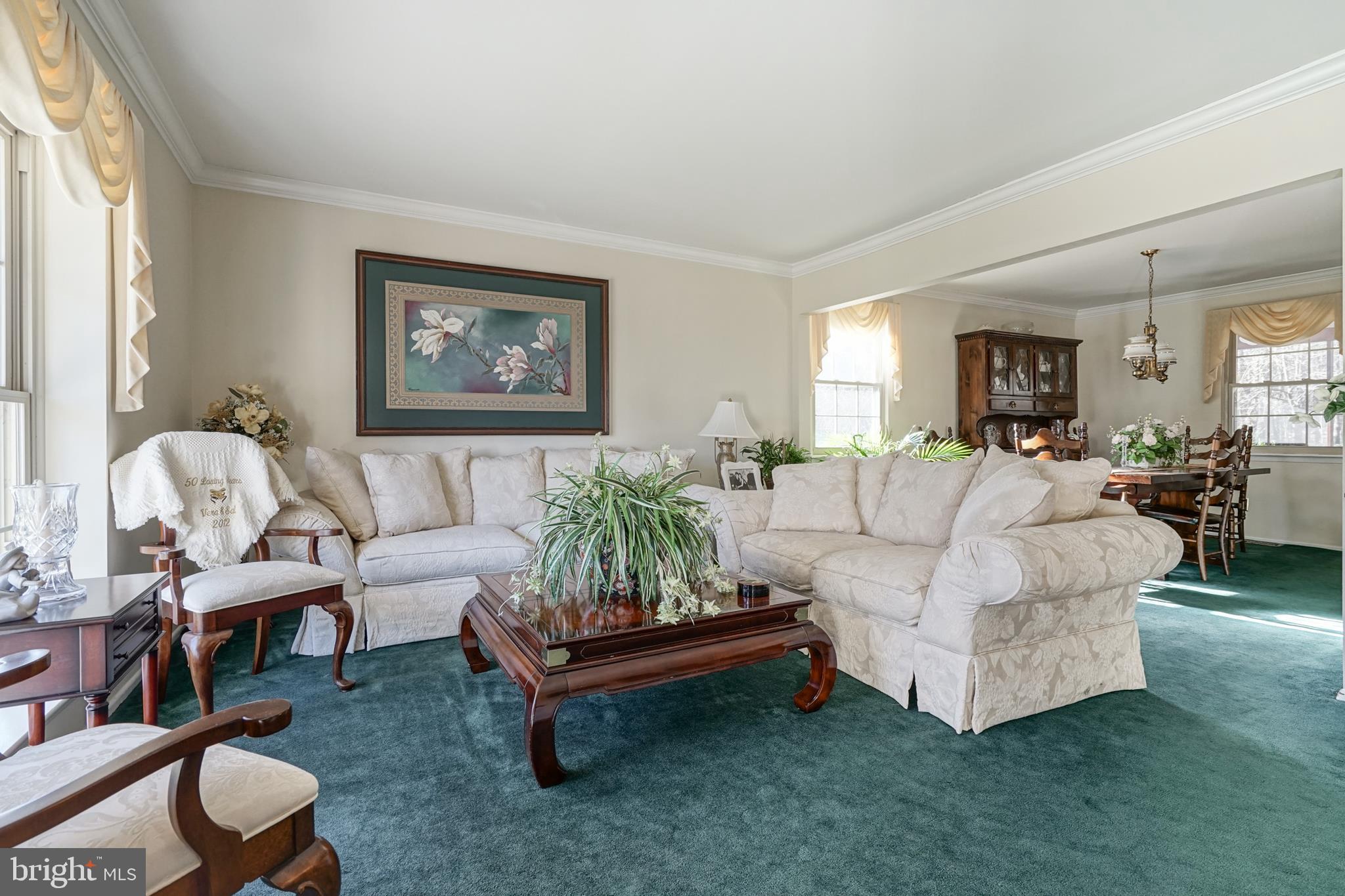 12 Henry Street Riverside, NJ 08075 - Photo 6 of 41 Living Room