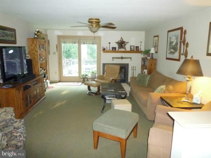 10009 Kelly Road Frederick, MD 21701 - Photo 8 of 29 Family Room