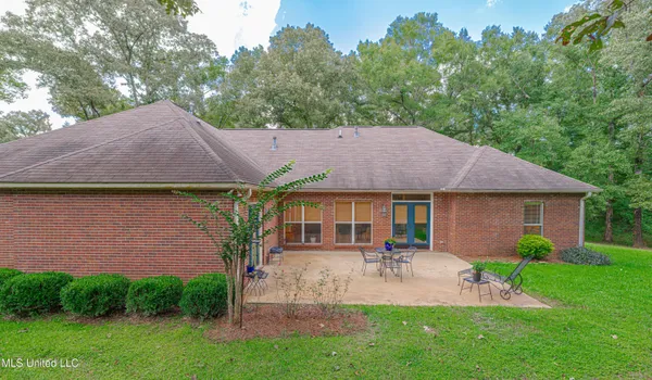 $325,000 | 1850 Fairchild Road, Meridian, MS 39307