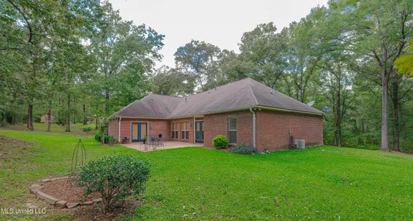$325,000 | 1850 Fairchild Road, Meridian, MS 39307