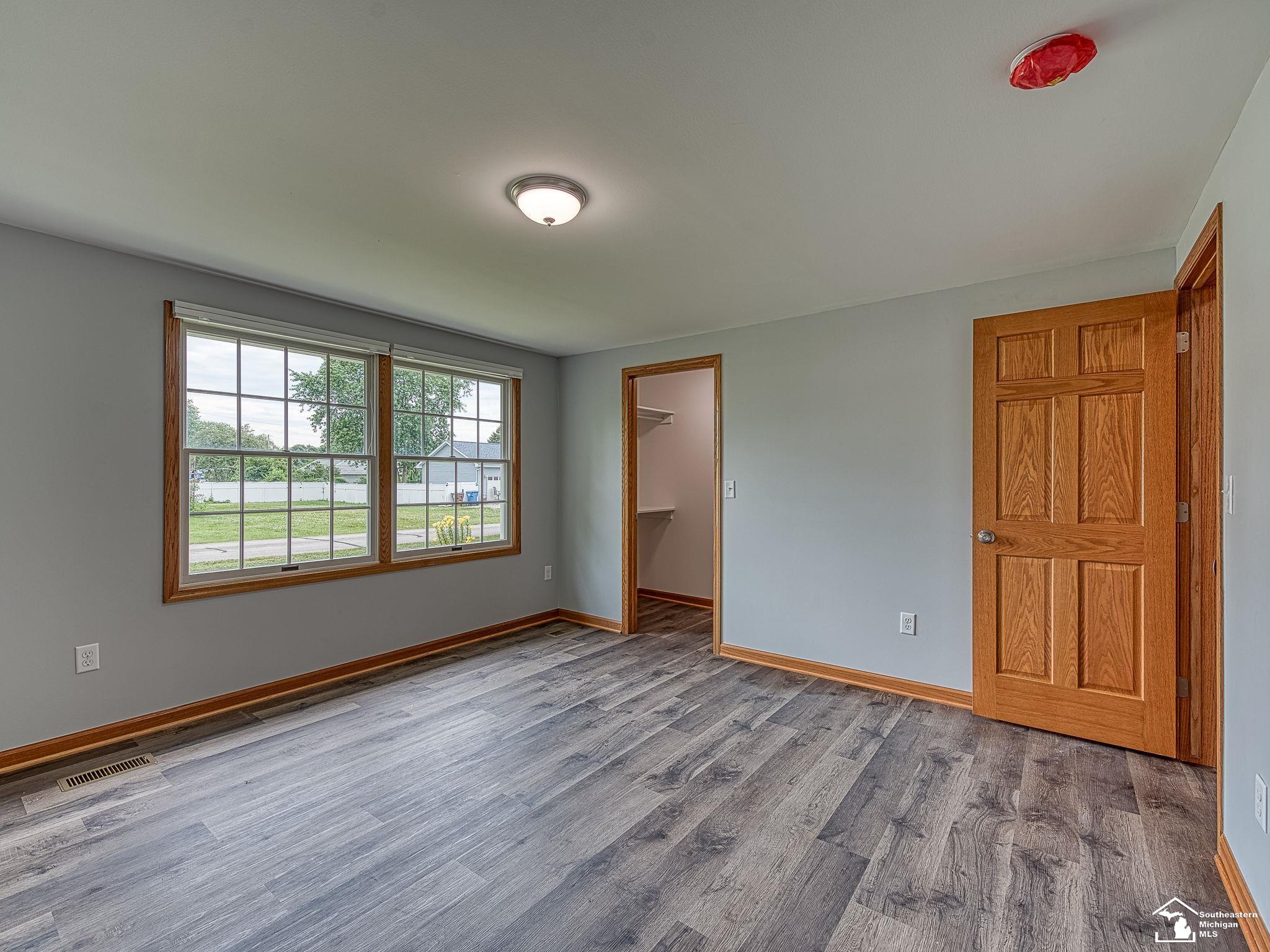 4369 Dixon Road Newport, MI 48166 - Photo 17 of 44 50147039-c841bddb-918a-4b13-a45a-d55818559392.JPG