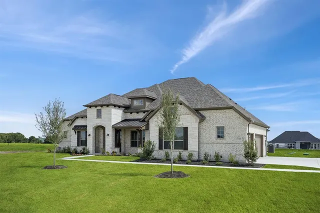 $748,900 | 112 Swan Lake Drive, Waxahachie, TX 75165