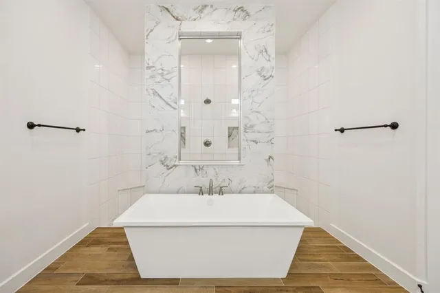 $748,900 | 112 Swan Lake Drive, Waxahachie, TX 75165