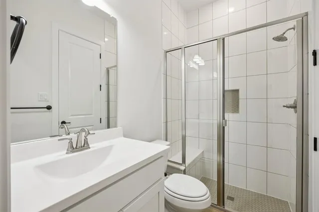 $748,900 | 112 Swan Lake Drive, Waxahachie, TX 75165