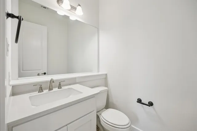 $748,900 | 112 Swan Lake Drive, Waxahachie, TX 75165