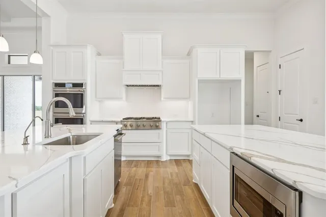 $748,900 | 112 Swan Lake Drive, Waxahachie, TX 75165