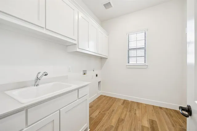 $748,900 | 112 Swan Lake Drive, Waxahachie, TX 75165