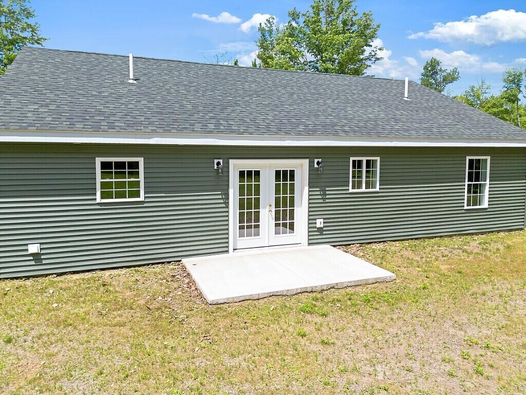 13 Chestnut Street Unity, ME 04988 - Photo 4 of 34 Room to entertain