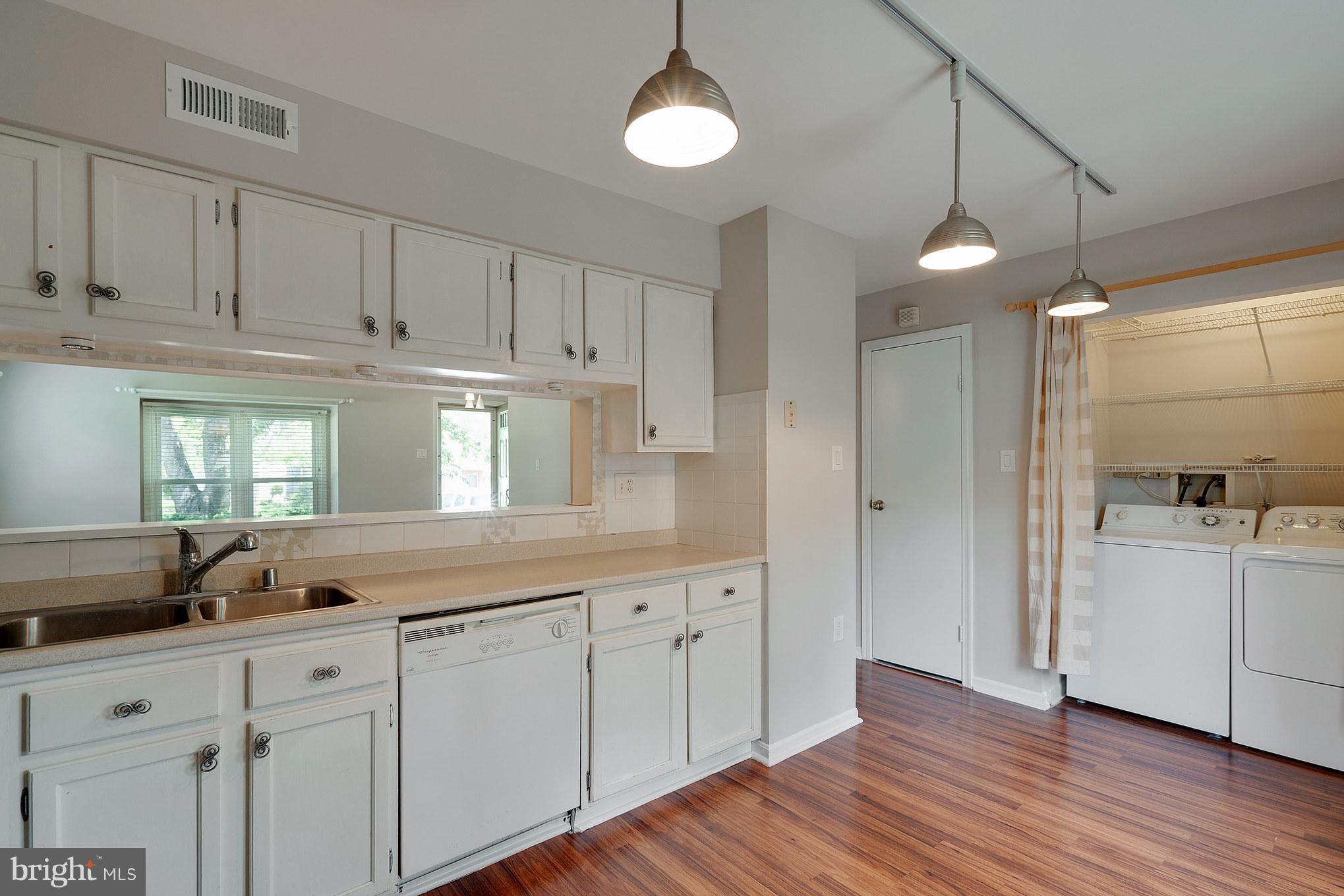 7302 Rokeby Drive Manassas, VA 20109 - Photo 12 of 30 Kitchen