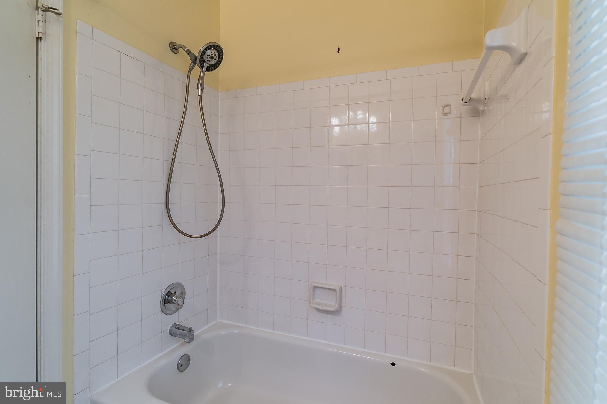 7302 Rokeby Drive Manassas, VA 20109 - Photo 19 of 30 Bath