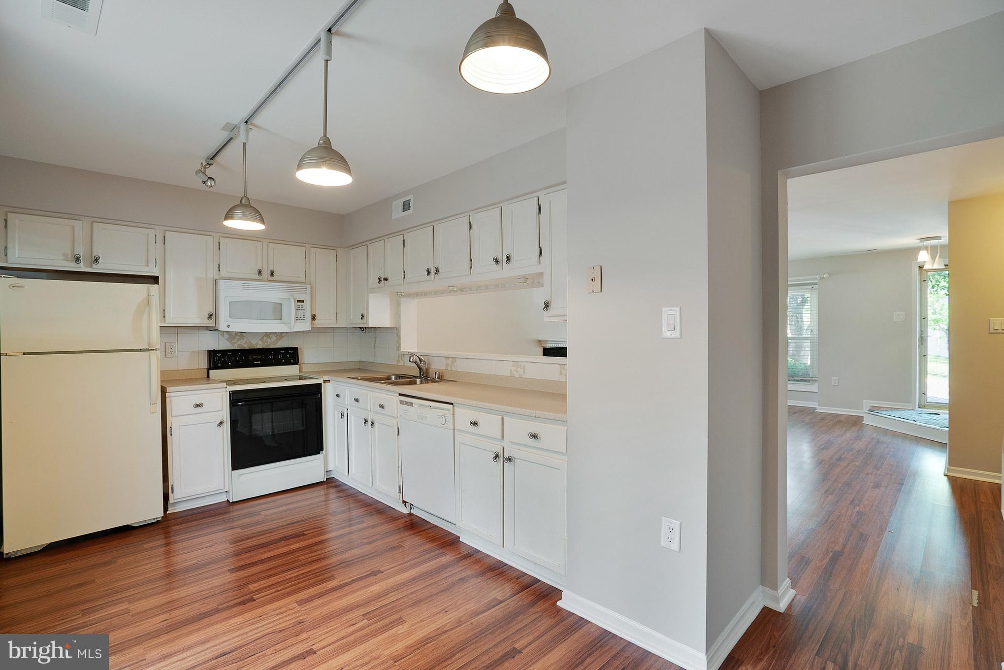 7302 Rokeby Drive Manassas, VA 20109 - Photo 10 of 30 Kitchen
