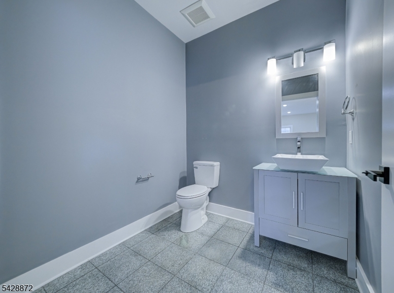 8 Travers Avenue Edison, NJ 08817 - Photo 13 of 18