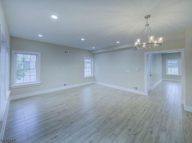 8 Travers Avenue Edison, NJ 08817 - Photo 3 of 18