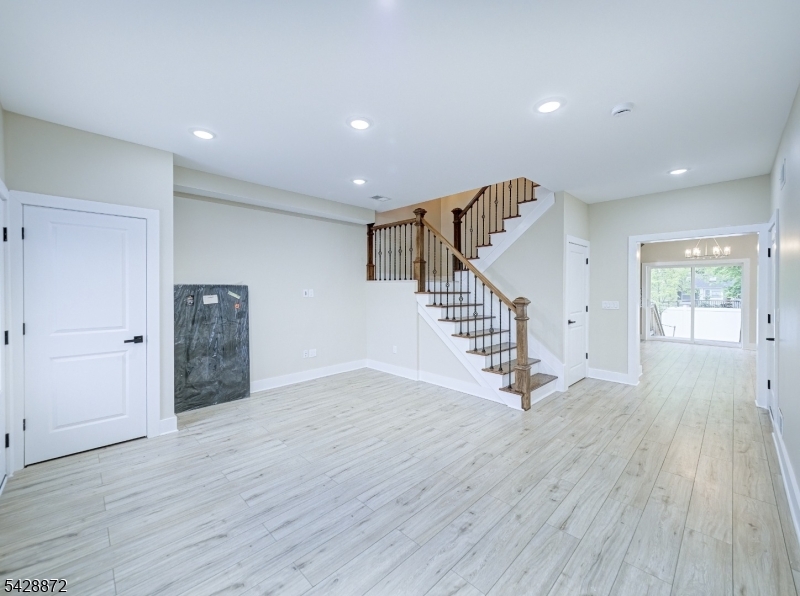 8 Travers Avenue Edison, NJ 08817 - Photo 8 of 18