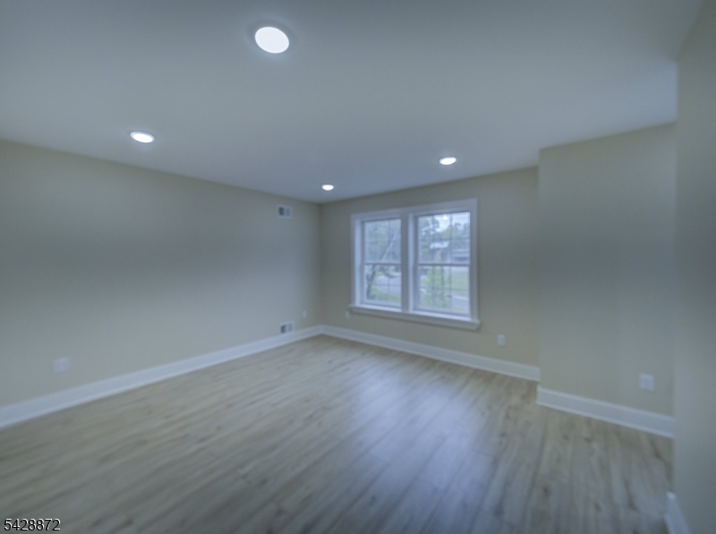 8 Travers Avenue Edison, NJ 08817 - Photo 9 of 18
