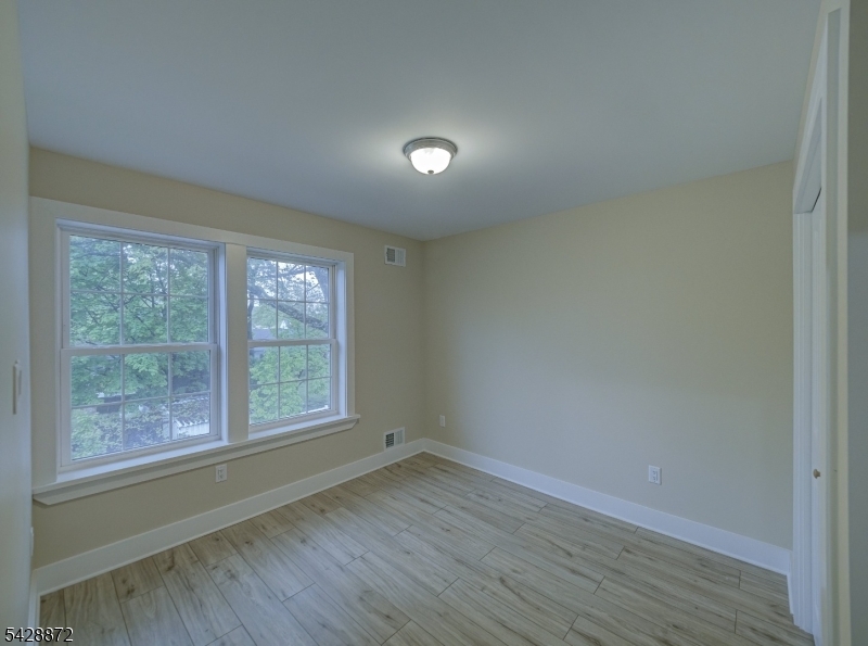 8 Travers Avenue Edison, NJ 08817 - Photo 10 of 18