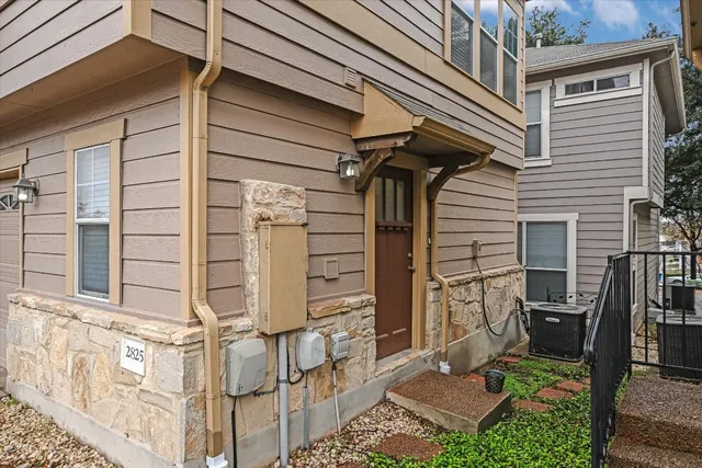 $319,900 | 2825 Saville Loop, Unit 18C, Austin, TX 78741