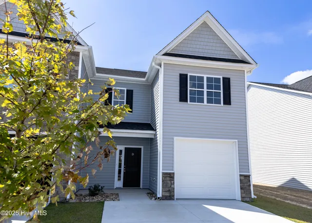 $1,950 | 1408 Hartley Lane, Unit D, Greenville, NC 27834