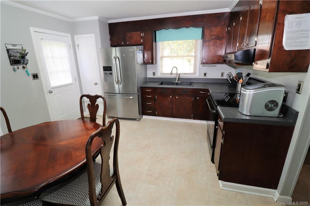112 Mountain View Road Bessemer City, NC 28016 - Photo 8 of 29 Gallery Image 8