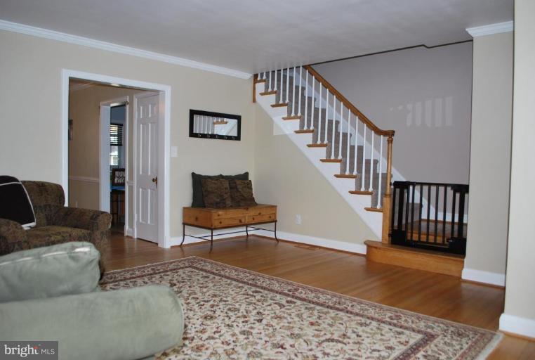 310 Stratford Road Catonsville, MD 21228 - Photo 3 of 25 Living Room #2