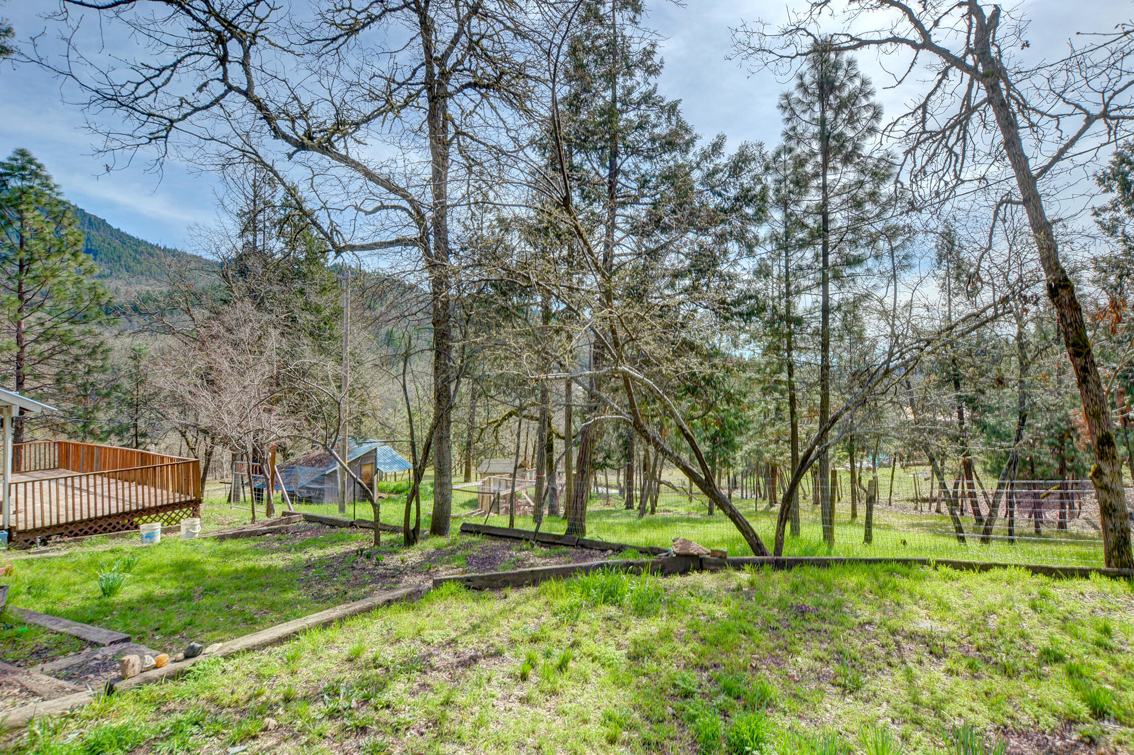 5492 Highway 227 Trail, OR 97541 - Photo 39 of 57