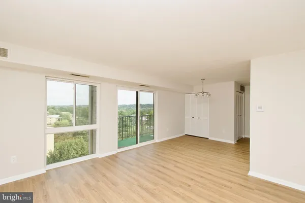 $239,900 | 6145 J Edsall Road, Unit J, Alexandria, VA 22304