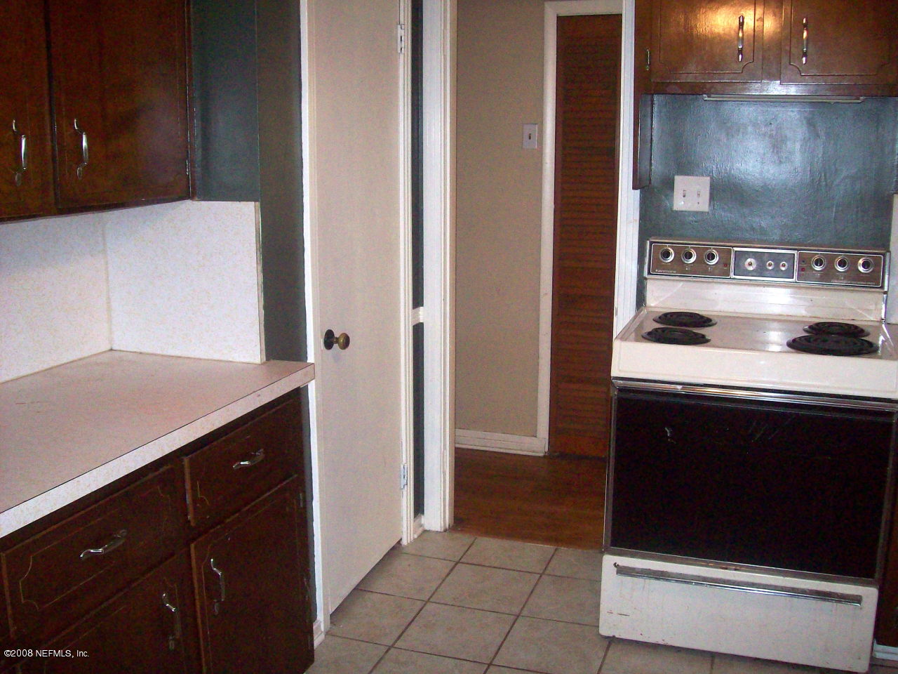 7033 May Apple Road Jacksonville, FL 32211 - Photo 7 of 19 kitchen with pantry