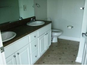 120 Raceday Centre, Unit 102 Bristol, TN 37620 - Photo 6 of 12 Master Bath