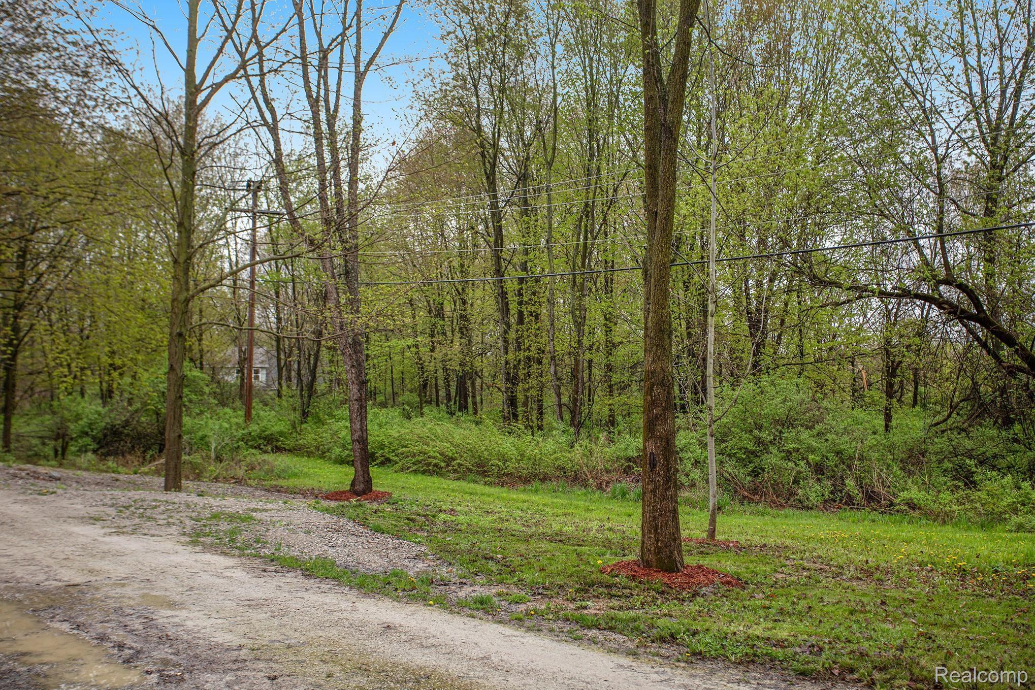 600 North Hughes Road Howell, MI 48843 - Photo 28 of 33 3.jpg